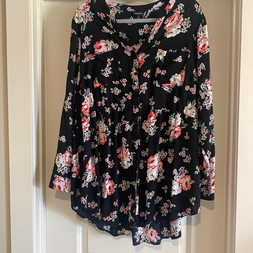 Torrid size 3 blouse